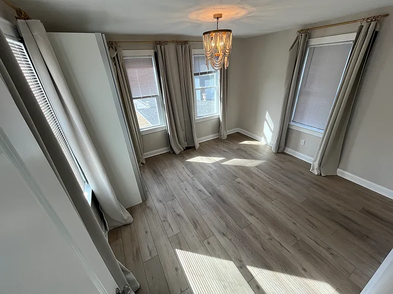 Maple Ave — Photo 9