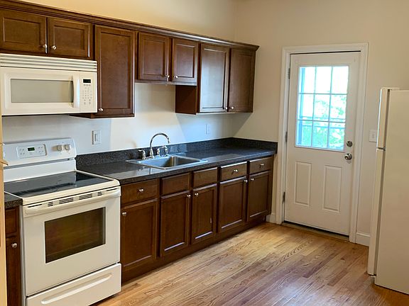 2nd image of 291 Copeland St #1R