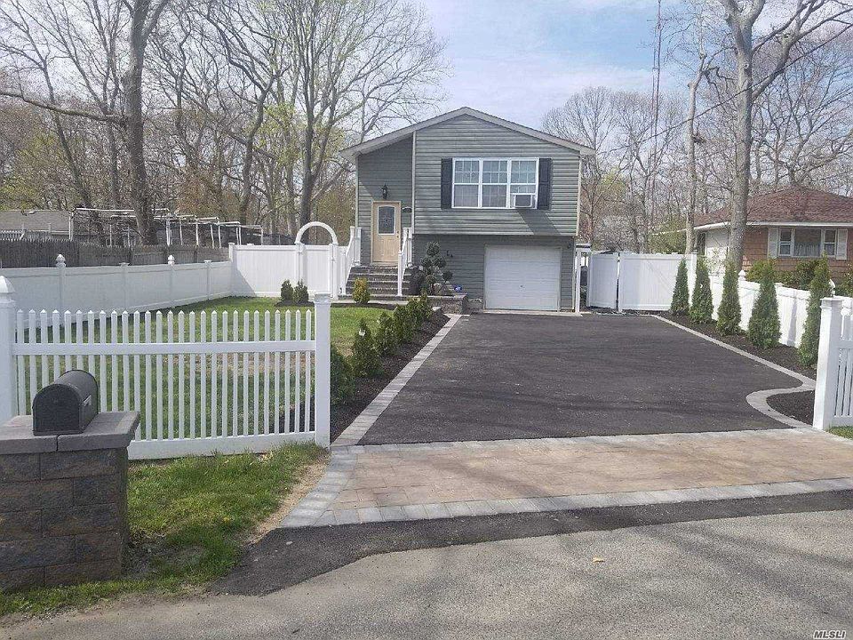 1st image of 21 Parkwood Dr
