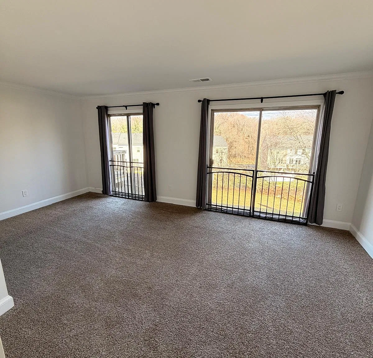 4 bed, 1770 sqft, $2,400 — Photo 4