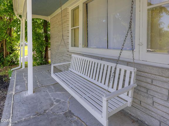 4th image of 702 E Centennial Ave