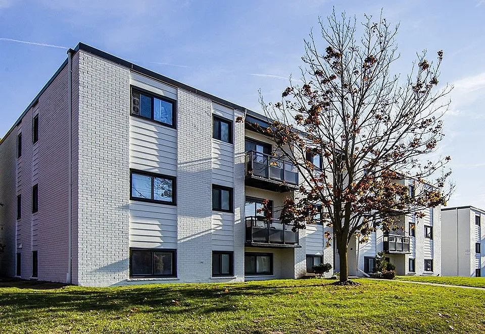159 University Ave E #5