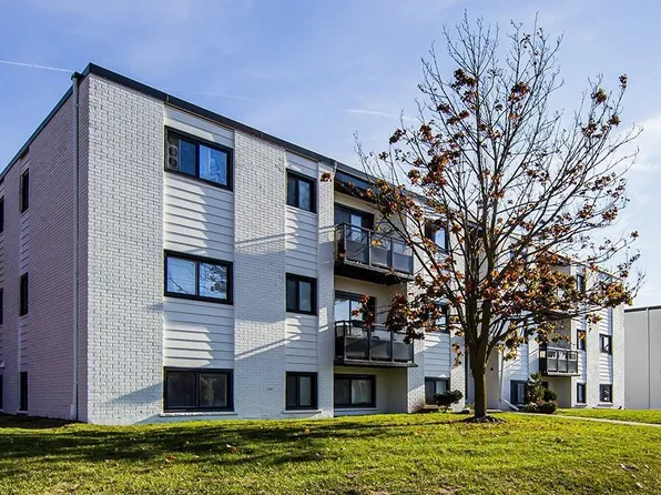 159 University Ave E #161-8, Waterloo, ON N2J 2W4