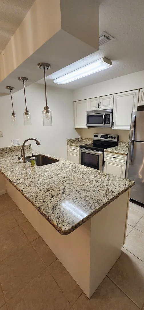 CC Townhome — Photo 2