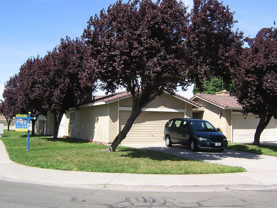 Front View showing Corner