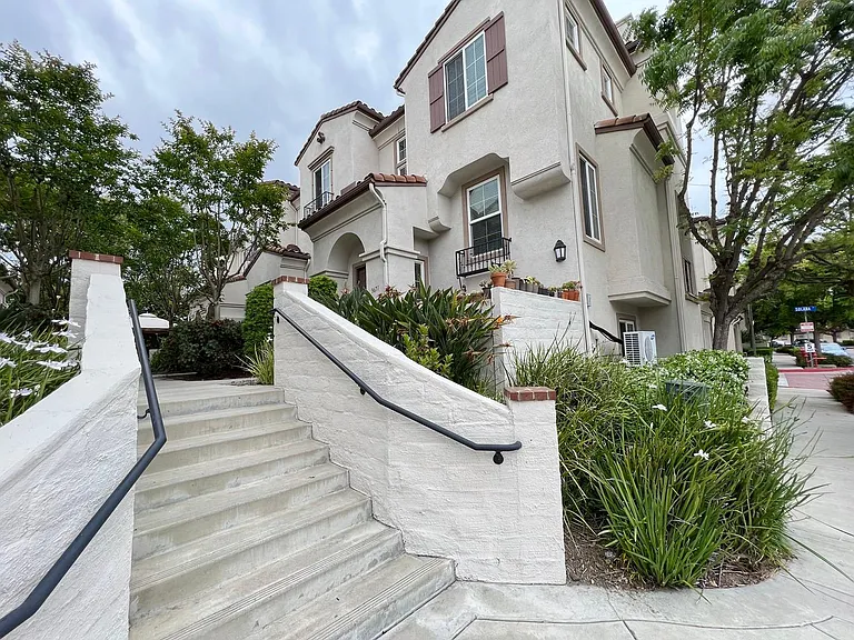 3675 Solana Ct — Photo 3