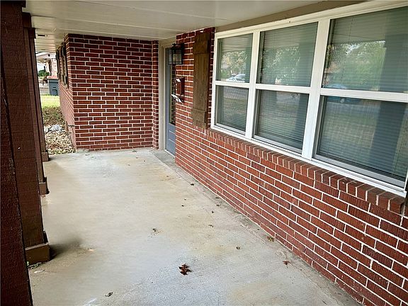 4th image of 1807 Westwood Ave