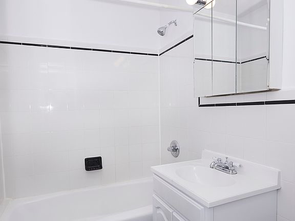 5th image of 315 E 54th St APT 2A