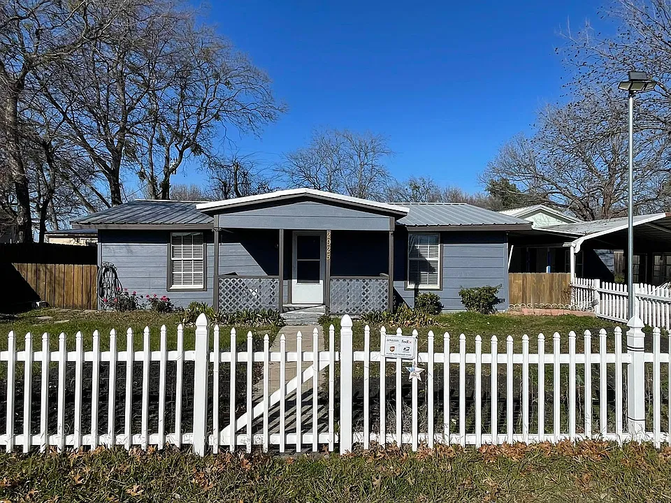 2925 Janet Dr