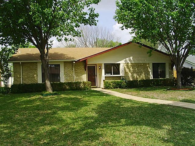 1st image of 2833 Ivanridge Ln