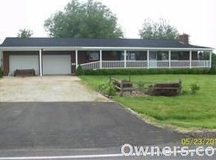 305 SE Main St, Hopedale, IL