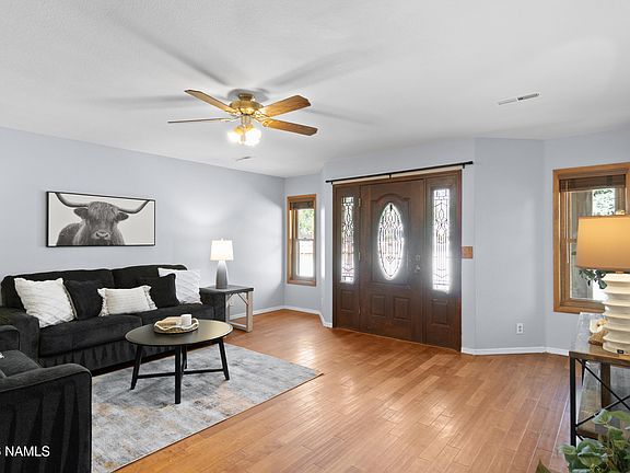 3rd image of 9931 Legacy Ln