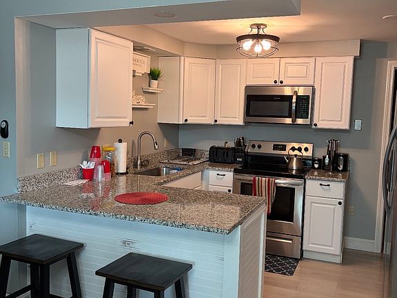 4th image of 16 Pine Landing Rd #5