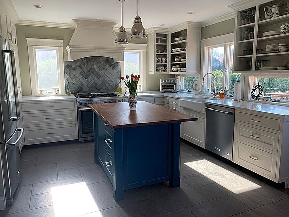 4th image of 24 Littleworth Ln