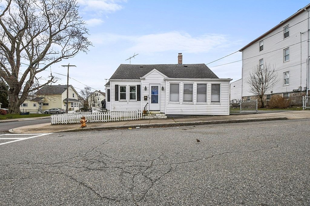 239 Jepson St, Fall River, MA 02723 Zillow