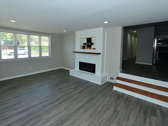 2nd image of 705 Warfield Dr