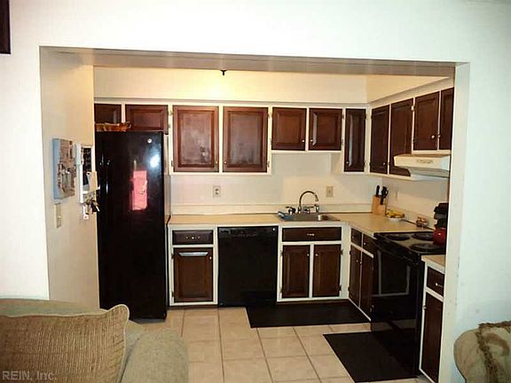 3rd image of 441 Youngs Mill Ln
