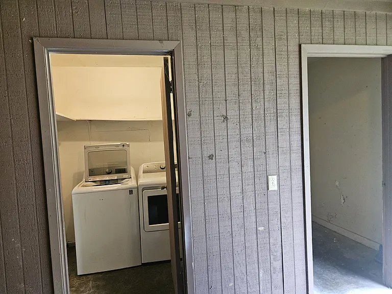 806 Spring St — Photo 9