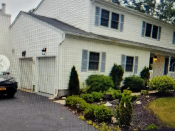(undisclosed Address), Medford, NY 11763