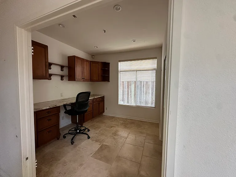 21020 Country Park Rd — Photo 6