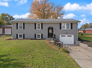 102 Hillcrest Dr, Berea, KY 40403