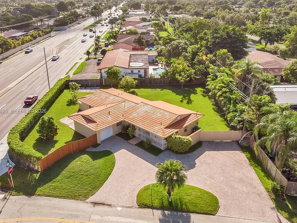8825 SW 85th Ave