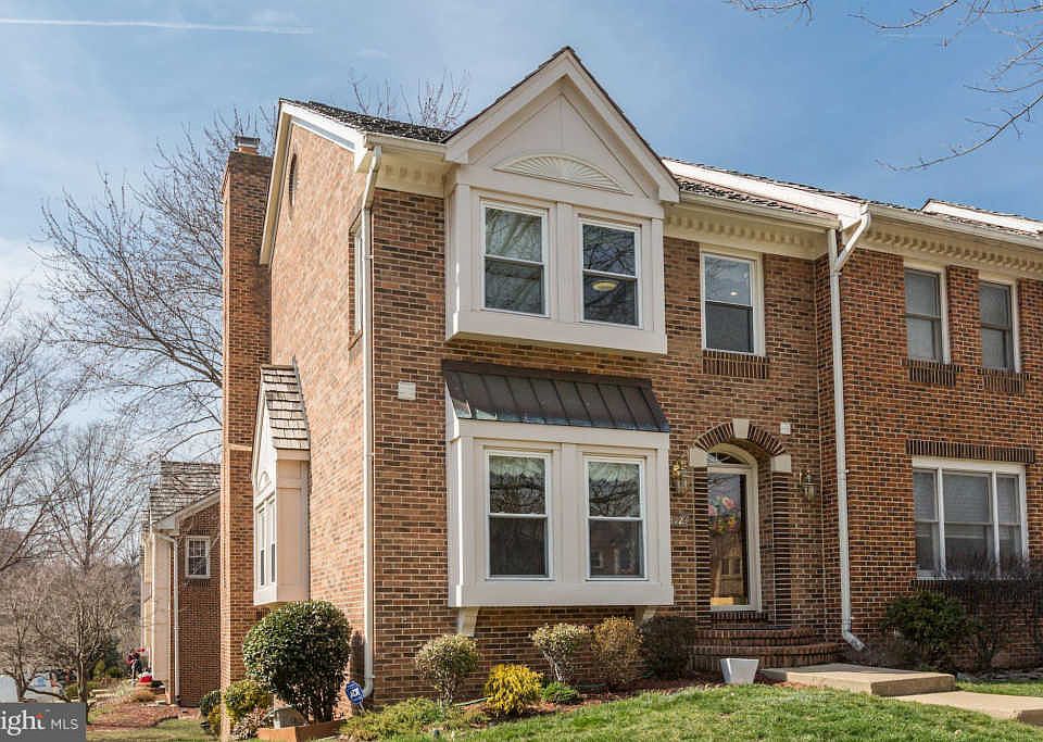1st image of 3924 Green Look Ct
