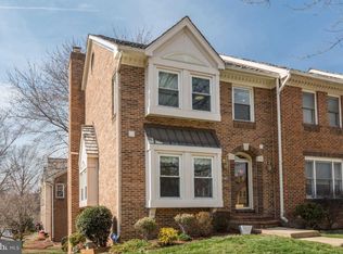 3924 Green Look Ct, Fairfax, VA 22033