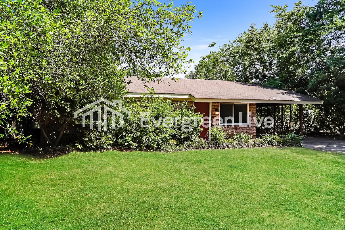 Building Photo - 3316 Karian Dr