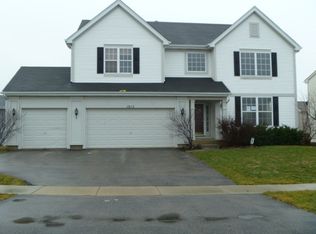 1015 White Pine Trl, Hampshire, IL 60140