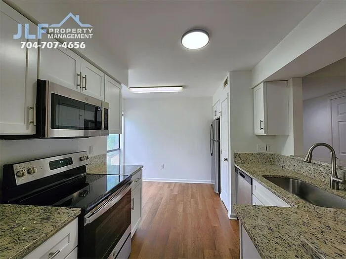 5721 Dockside Dr — Photo 4