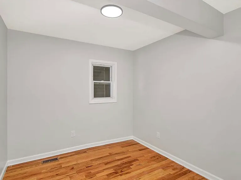 132 William St #1 — Photo 5