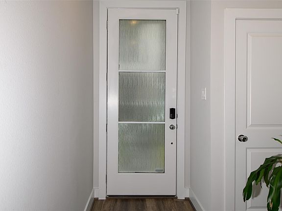4th image of 1274 N Post Oak Rd #B