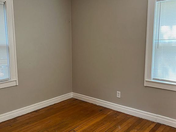 5th image of 661 E Loudon Ave