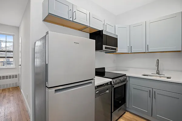 Rented by Douglas Elliman | media 8