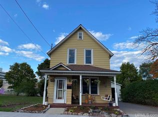 348 W Park St, Marquette, MI 49855