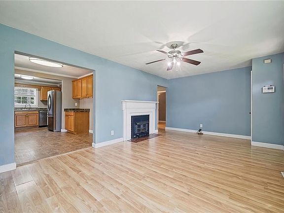 5th image of 221 Cypress Rd