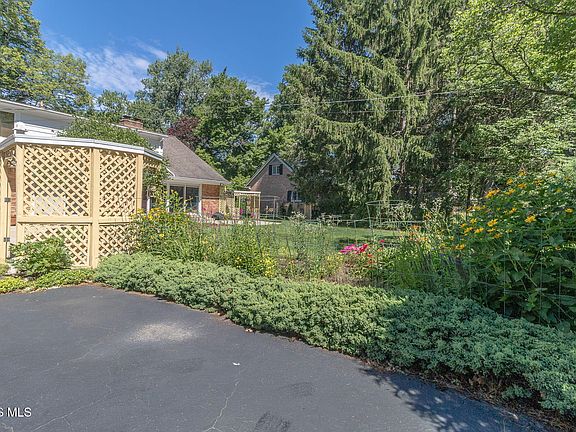 4th image of 3244 Shakespeare Ln