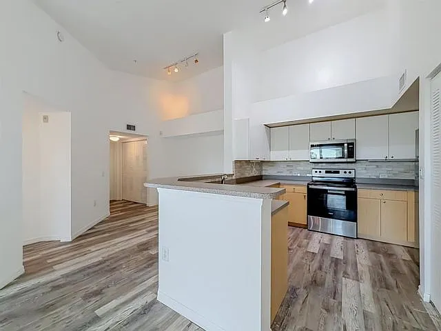 1119 Villa Ln — Photo 20
