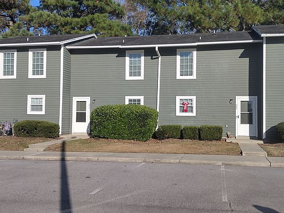4th image of 400 Glancy St