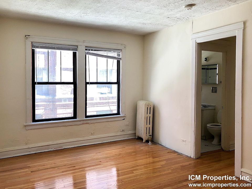 1st image of 520 W Cornelia Ave #320