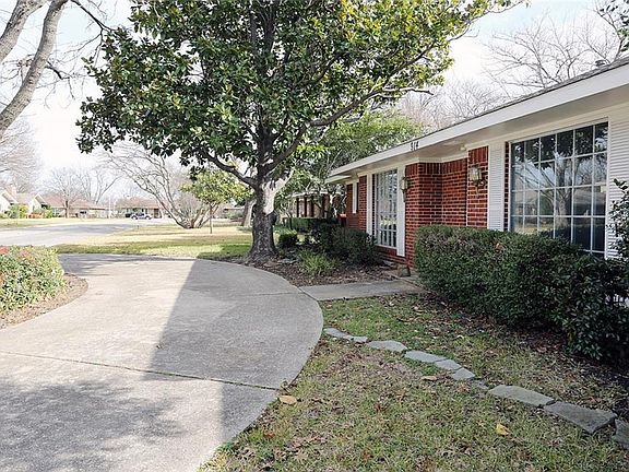 3rd image of 914 Lake Highlands Dr