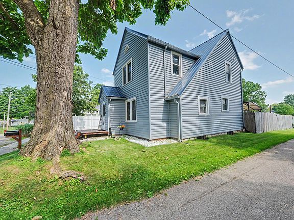 4th image of 423 Erie St