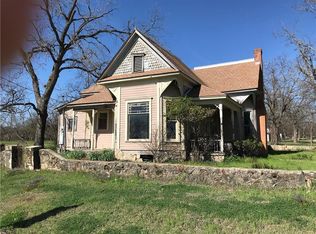 201 W Avenue B, Hico, TX 76457