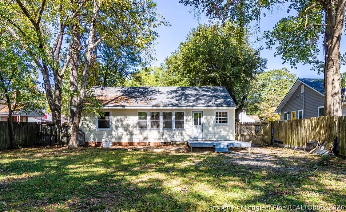 2 bed, 1.0 bath, 1074 sqft, $1,300 — Photo 3
