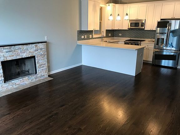 2nd image of 1432 N Wood St #1S