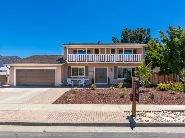 21640 Fitzgerald Dr, Cupertino, CA 95014