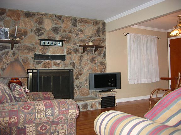 2nd image of 10421 Seaton Dr