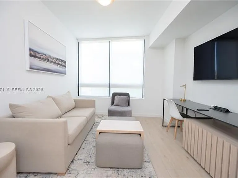 225 N Miami Ave #CU-1505 — Photo 3