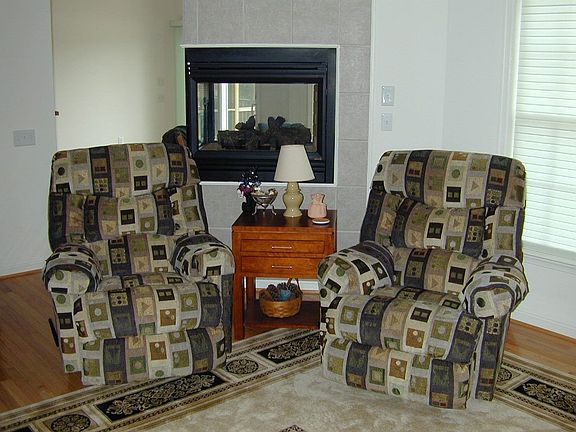 3 side fireplace in livrm